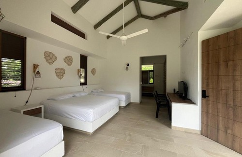 Anapoima Apartamento | Roomy 4BR Villa with Pool at Mesa de Yeguas