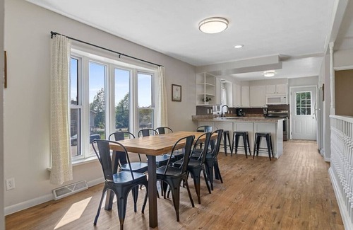 Rapid City Casa | Roomy 5-Bed 3-Bath-Fire Place- Large Outdoor Space