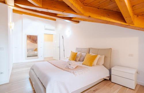Cesana Brianza Apartamento | Roomy and bright apartments with terrace!