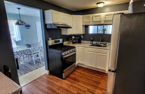 Town of Pines Casa | Roomy and Cozy 3bd 2ba just mins from Indiana Dunes
