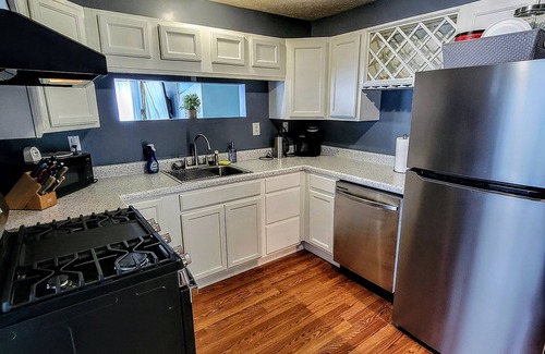 Town of Pines Casa | Roomy and Cozy 3bd 2ba just mins from Indiana Dunes