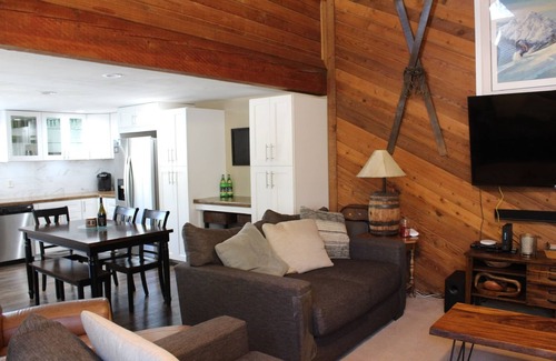 Mammoth Lakes Condominio | Espacioso piso central de Mammoth 3 Story Condo