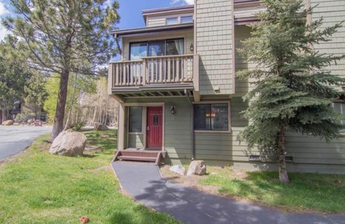 Mammoth Lakes Condominio | Espacioso piso central de Mammoth 3 Story Condo
