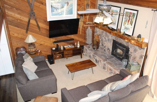 Mammoth Lakes Condominio | Espacioso piso central de Mammoth 3 Story Condo