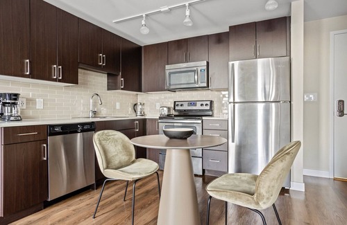 Theatre District Apartamento | Roomy Chinatown/Theater District 1BR w/ Gym & W/D, nr T, by Blueground