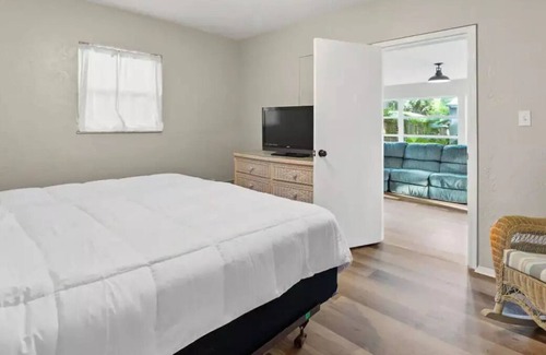 Disston Heights Casa | Roomy home in the trees