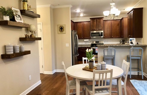 Leland Casa | Roomy house close to the beaches! Community pool +bar room and garage