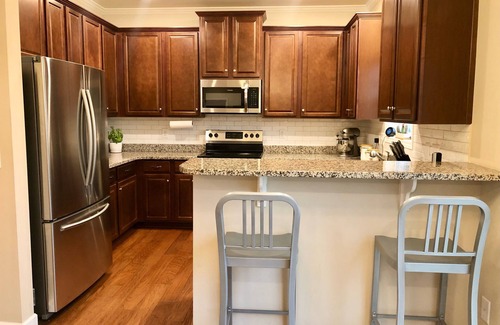 Leland Casa | Roomy house close to the beaches! Community pool +bar room and garage