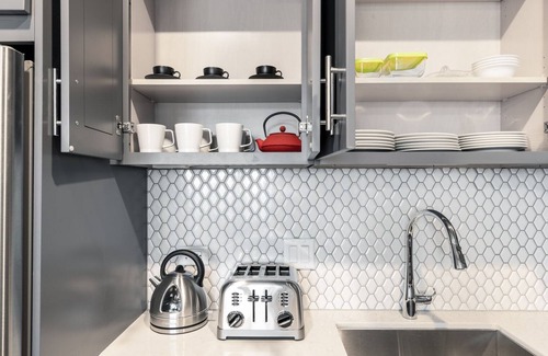 Lake View East Apartamento | Roomy Lakeview 1BR w/ W/D, Gym, near Lakefront Trail, by Blueground