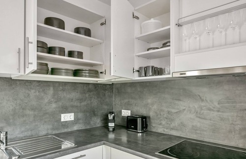 Erdberg Apartamento | Roomy Landstraße 1BR w/ Elevator, near Metro U3, by Blueground