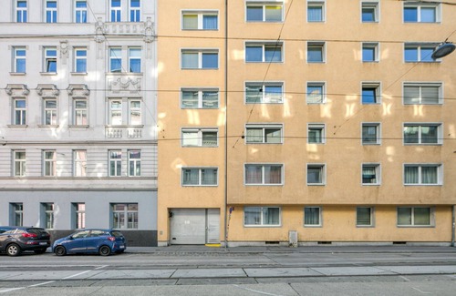 Erdberg Apartamento | Roomy Landstraße 1BR w/ Elevator, near Metro U3, by Blueground