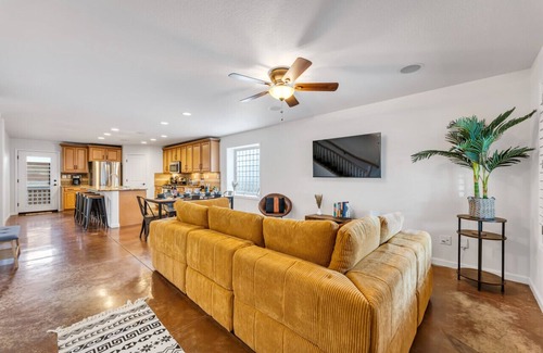 Old Southwest Casa | Roomy Midtown Manor 5BR Home w/ Radiant Floors
