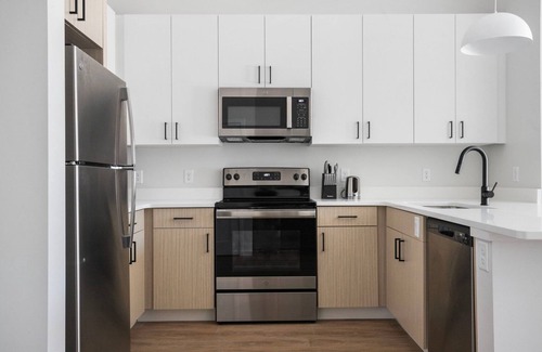 Lower Washington - Mount Hope Apartamento | Roomy Roslindale 2BR w/ Gym & W/D, walk to T stop, by Blueground