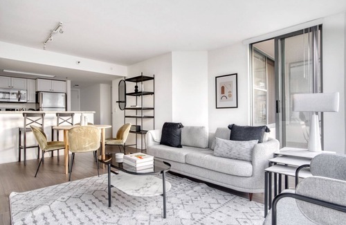 South Beach Apartamento | Roomy South Beach 2BR w/ Pool + Gym, next to SF Bay by Blueground