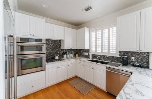 Hyde Park Casa | Roomy Stay in Houston’s River Oaks District! 3BR, 3.5BA, Prime Location!