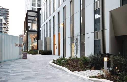 Stratford and New Town Apartamento | Roomy Stratford 1BR w/ Security & Gym, nr Train Station, by Blueground