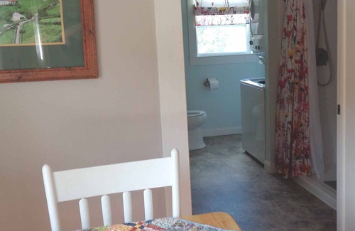 Ronda Apartamento | Roomy Studio Apartment Attached to Historic Country Church in the Yadkin Valley