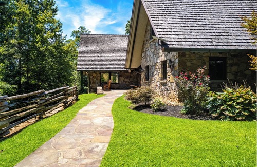 Gatlinburg - Pigeon Forge Cabina | Roosevelt Lodge: Majestic Lodge with Everything to Make your Perfect Vacation Great!