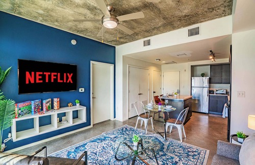 Evans Churchill Apartamento | Roosevelt Row 1BD Apartment in CDT with Gym Pool Parking