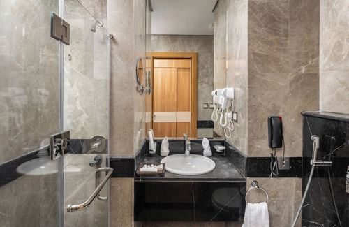Batha Quraysh Hotel | Roots Hotel