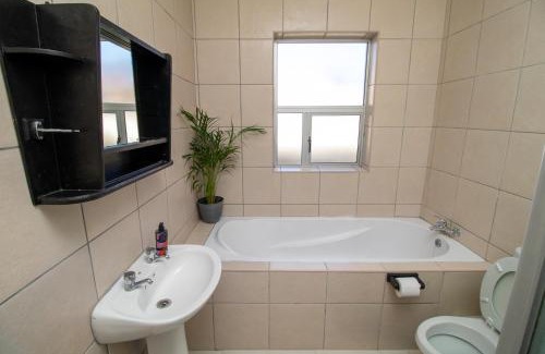 Port Elizabeth Apartamento | Roots Self Catering Unit 1