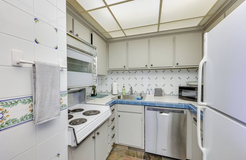 Mid America Condominio | ‘Rory’s Roost’ Hot Springs Condo on Lake Hamilton!