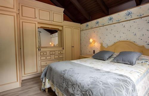 Vila Suzana Casa | Rosa Casa Jardim da Serra