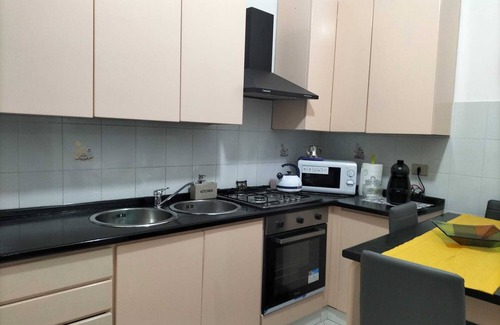 Marina District Apartamento | Rosa's apartment with terrace