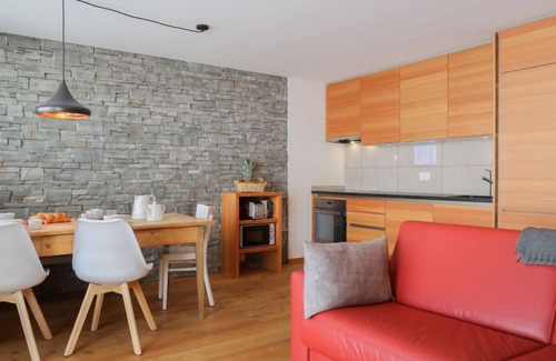 Noveli Apartamento | Rosablanche E003A by Interhome