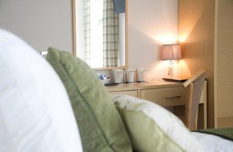 Carmarthen Hotel | Rose and Crown Hotel