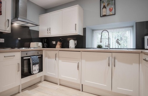 Llanddowror Casa | Rose Coach House - 3 Bedroom Cottage - Pendine