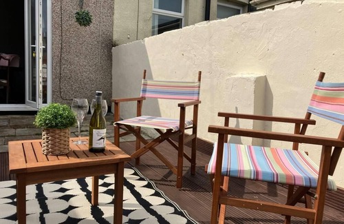 Sunderland Casa | Rose Cottage - 5 Person, city centre with parking
