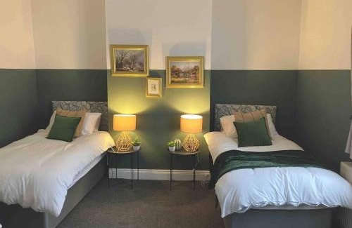 Sunderland Casa | Rose Cottage - 5 Person city centre with parking