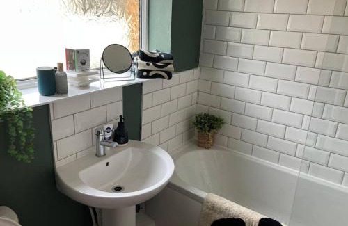 Sunderland Casa | Rose Cottage - 5 Person city centre with parking