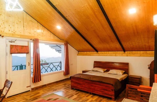 Shimla Apartamento | Rose Cottage at Mashobra's Private Heritage by Roamhome