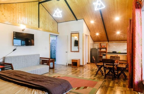 Shimla Apartamento | Rose Cottage at Mashobra's Private Heritage by Roamhome