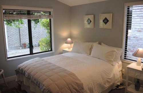 Harewood Casa | Rose Cottage at The Elms