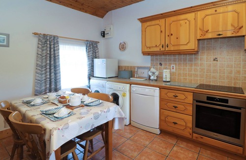 Ramsgrange Cabaña | ROSE COTTAGE, family friendly in Duncannon, County Wexford