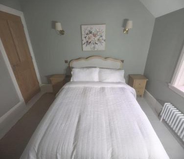 Fakenham Casa | Rose Cottage, Luxury cottage, sleeps 16