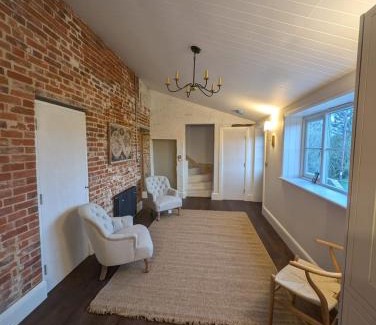 Fakenham Casa | Rose Cottage, Luxury cottage, sleeps 16
