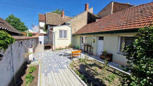 Vrsac Cama Y Desayuno | Rose Gardens