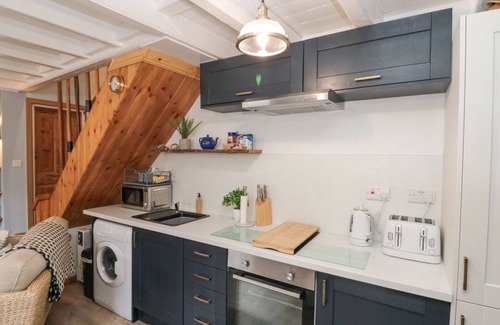 Staithes Casa | ROSE LEA, pet friendly, character holiday cottage in Staithes