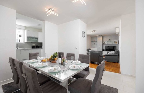Mejasi Apartamento | Rose Penthouse Apartment Split