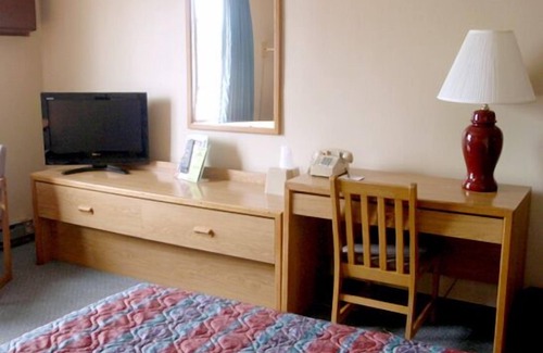 Roseau Hotel | Roseau Motel and Diner