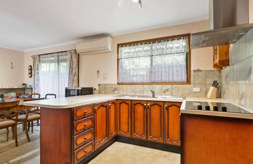 Lake Tyers Beach Casa | Rosella - Cosy house ideal for families and groups