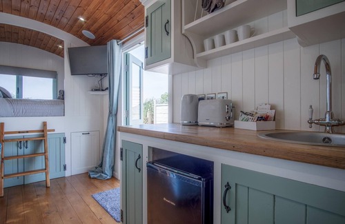 Amroth Casa | Rosemary - 1 Bedroom Shepherd's Hut - Amroth