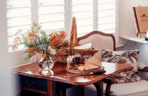 Noojee Cama Y Desayuno | Rosemont House Luxury BnB Suites