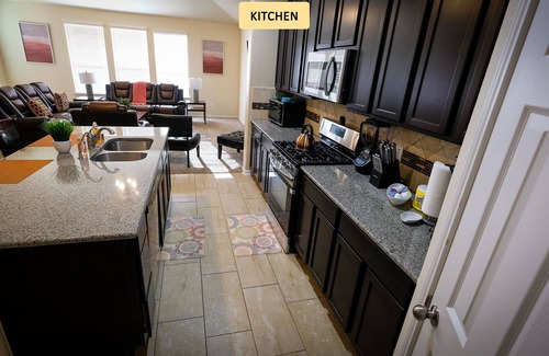 Rosenberg Casa | Rosenberg, Richmond, and Katy - 10 Beds
