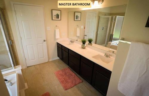 Rosenberg Casa | Rosenberg, Richmond, Katy, 2 Story, 10 Beds - Coopers Hill