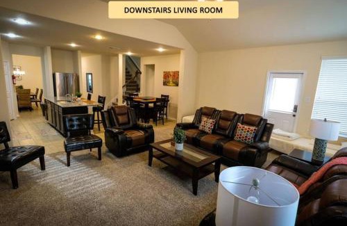 Rosenberg Casa | Rosenberg, Richmond, Katy, 2 Story, 10 Beds - Coopers Hill